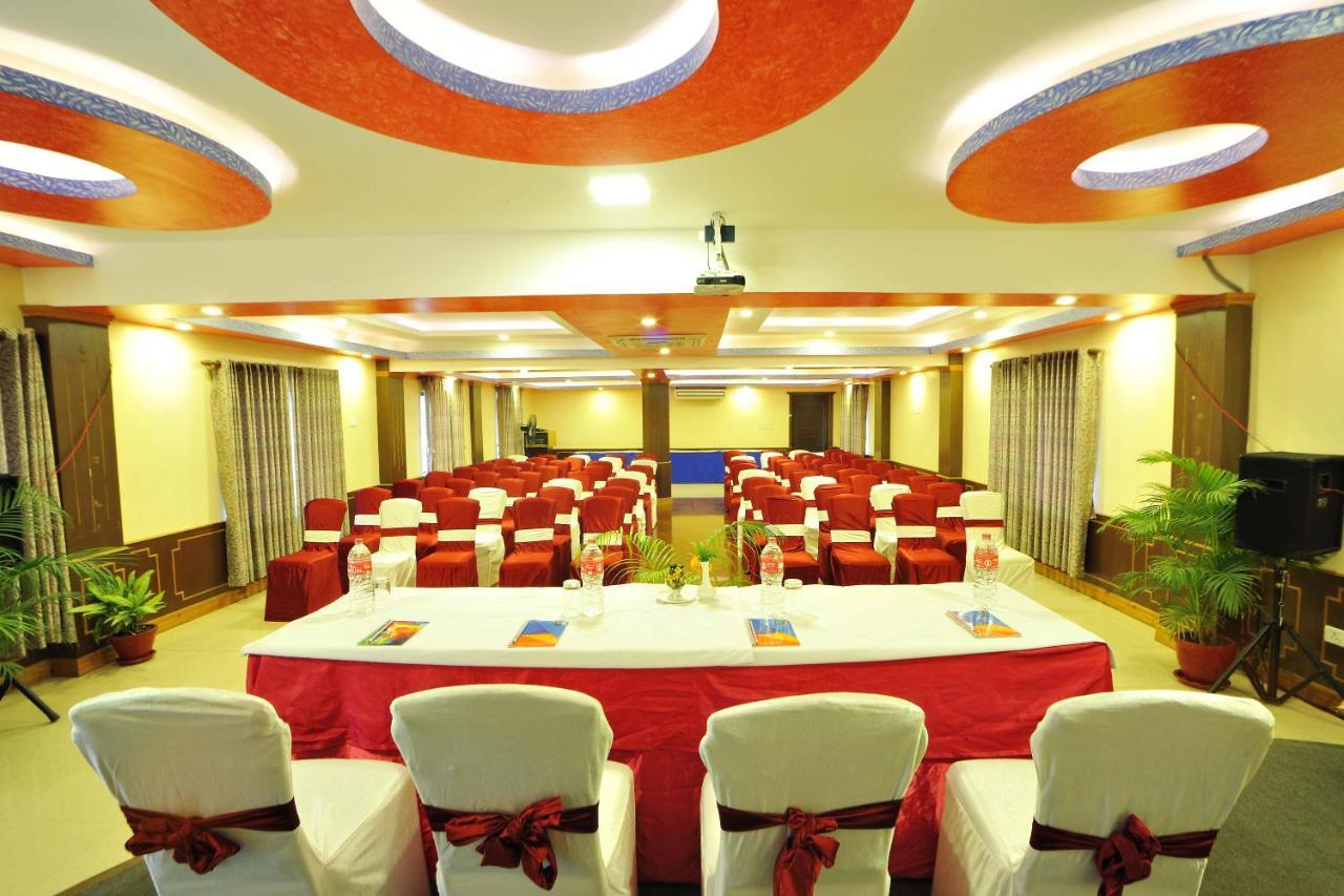 Hotel Dandelion Pokhara Exteriör bild